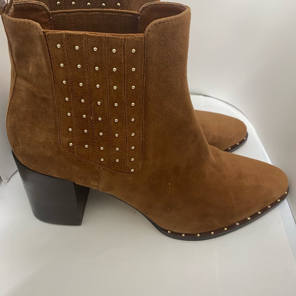-- WHITE HOUSE BLACK MARKET Heidi Gore Ankle Boot size 9 - Picture 6 of 9